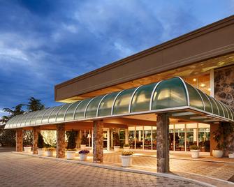 SureStay Plus Hotel by Best Western Brandywine Valley - Wilmington - Edificio