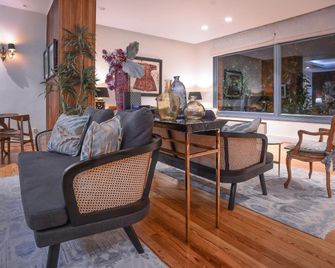 Hotel Alcazar Irun - Irun - Wohnzimmer