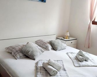 Apartments with parking space Postira, Brac - 700 - Postira - Κρεβατοκάμαρα