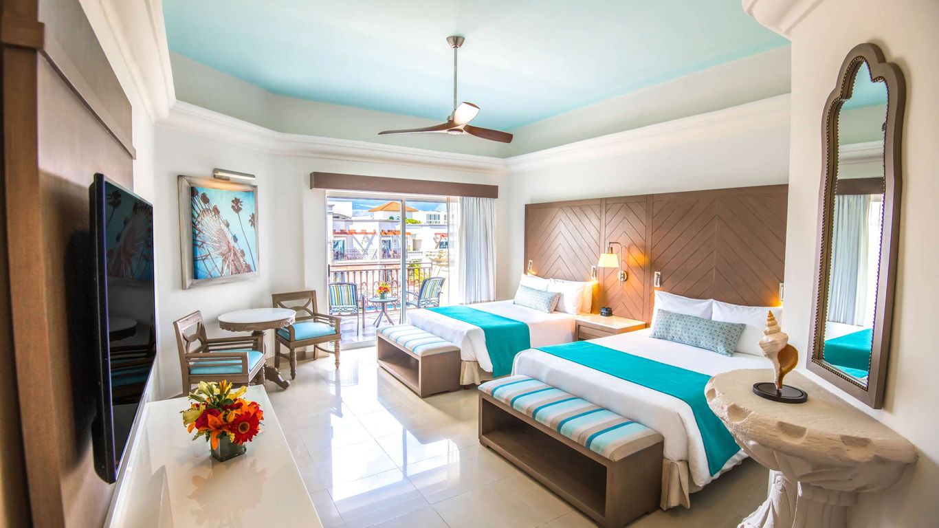 Wyndham Alltra Playa del Carmen Adults Only