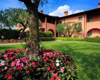 Bellasirmione Holiday Apartments - Sirmione