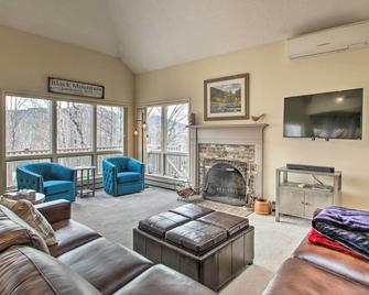 Spacious Ski-in/Out Black Mountain Home w/ Deck! - Jackson - Living room