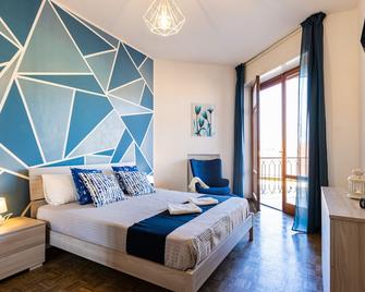 Blue Wave Apartment [Arona - Lago Maggiore] - Arona - Camera da letto