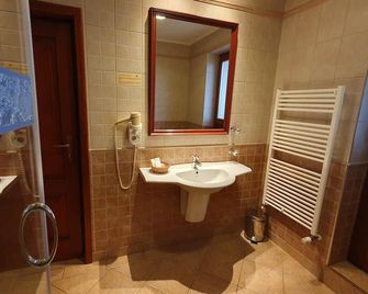 Garden Club - Braşov - Bathroom