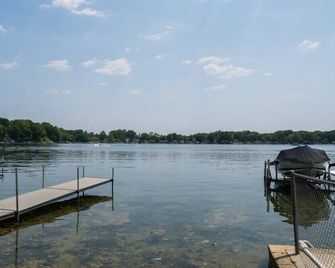 Sister Lake Cottages - Unit 2 - Dowagiac