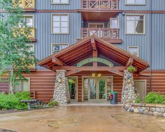 Mountain-view studio condo with WiFi, hot tub & sauna - walk to lifts - Copper Mountain - Building