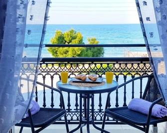 Bel Momento - Alikanas - Balcon