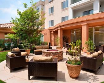 Courtyard by Marriott Ventura Simi Valley - Simi Valley - Patio