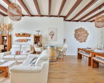 Maison 5 chambres #10 personnes #Jardin - Cognac - Living room