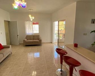 Dominican Home- Mora Villa - Higüey - Sala de estar