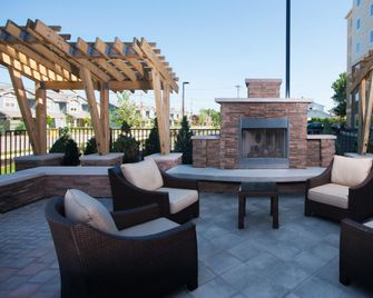 Staybridge Suites Buffalo-Amherst By IHG - Amherst - Patio