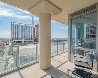 Klvg - 44 Monroe - Phoenix - Balcony