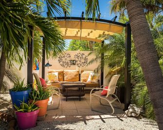 Dragonfly Lite - A Private Home In A Tropical Oasis & Your Own Pool To Enjoy! - Marathon - Patio