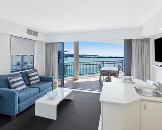 黃金海岸華美達度假村 - 黃金海灘 - 客廳