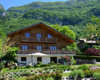 Lake Annecy - Veyrier-du-Lac - apartment on the garden level in chalet (50 sq.m) - Veyrier-du-Lac - Bâtiment