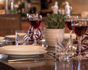 Leone Luxury Villas - Kalamaki - Restaurace