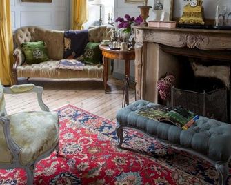 Hotel Tanquerey De La Rochaisiere - Coutances - Wohnzimmer