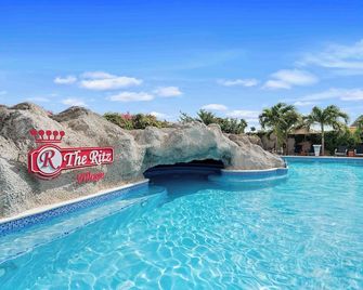 The Ritz Hostel - Willemstad - Zwembad