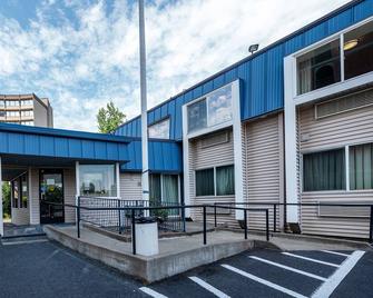 District Hotel By OYO Portland Convention Center - Portland - Building