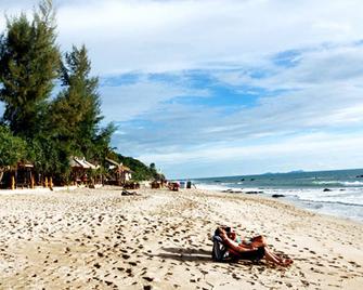 لانتا بارادايس بيتش ريزورت - كو لانتا - شاطئ