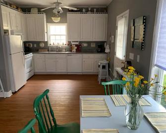 Fantastic 2 Br Apartment In Travelers Rest, Sc - Greer - Kitchen