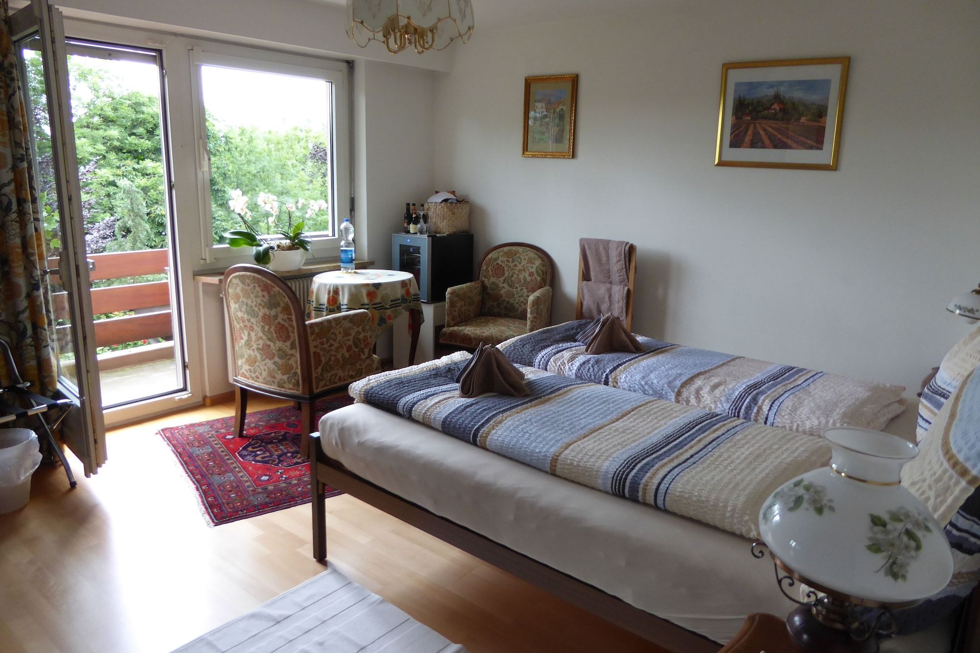 مكان بابلفيغ - 2 للمبيت والإفطار - موتينز - غرفة معيشة