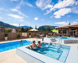 Best Western Plus Revelstoke - Revelstoke - Piscina