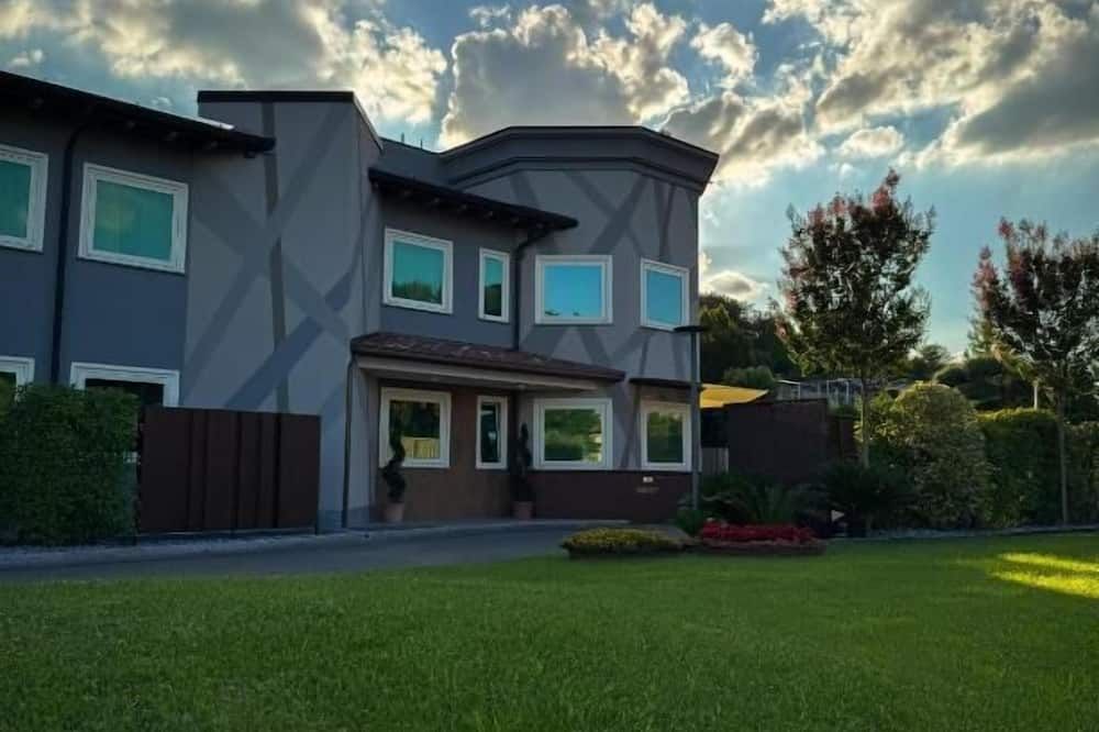 هوتل إريس فرانسياكورتا