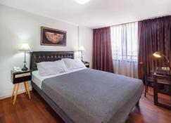 Santa Magdalena Apartments - Santiago - Bedroom