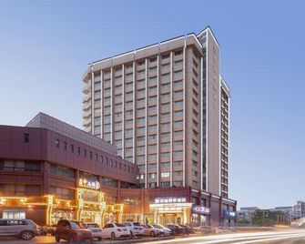 Braim Seasons Hotel - נאנצ'אנג - בניין