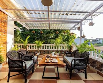 Rahta Villa An Elegant 3br Villa & Bbq Terrace - Dehradun - Balcony