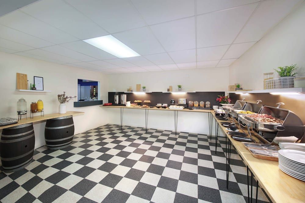 سويس بيلريزورت كورونيت بيك