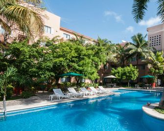 Holiday Inn CD. Del Carmen By IHG - Ciudad del Carmen - Pool