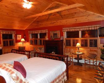 Kiwassa Lake Bed & Breakfast and Cabins - Saranac Lake - Bedroom