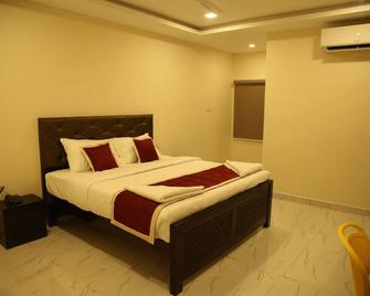 Kings Residency - Tiruvannāmalai - Slaapkamer