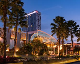 Holiday Palace - Poi Pẹt - Toà nhà