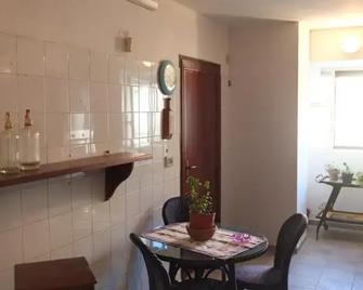 Filippo's Holiday House - Palermo - Dining room