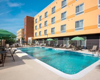 Fairfield Inn & Suites by Marriott Orlando Kissimmee/Celebration - Kissimmee - Zwembad