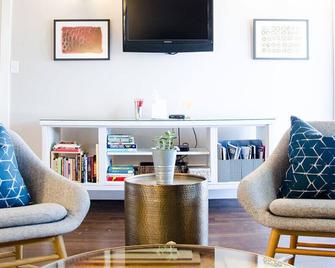 Boise Guest House - Boise - Living room