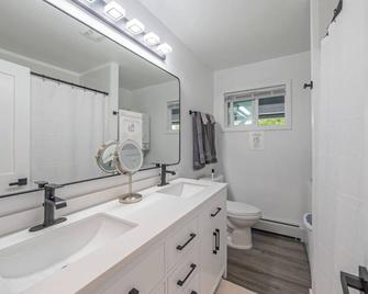 Newly remodeled home in Anchorage U-Med District - Anchorage