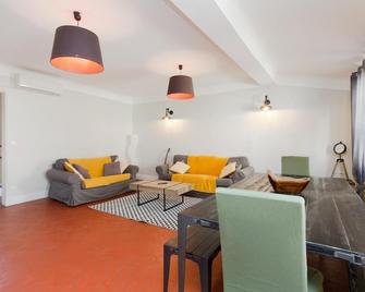 Backpackers - Antibes - Salon