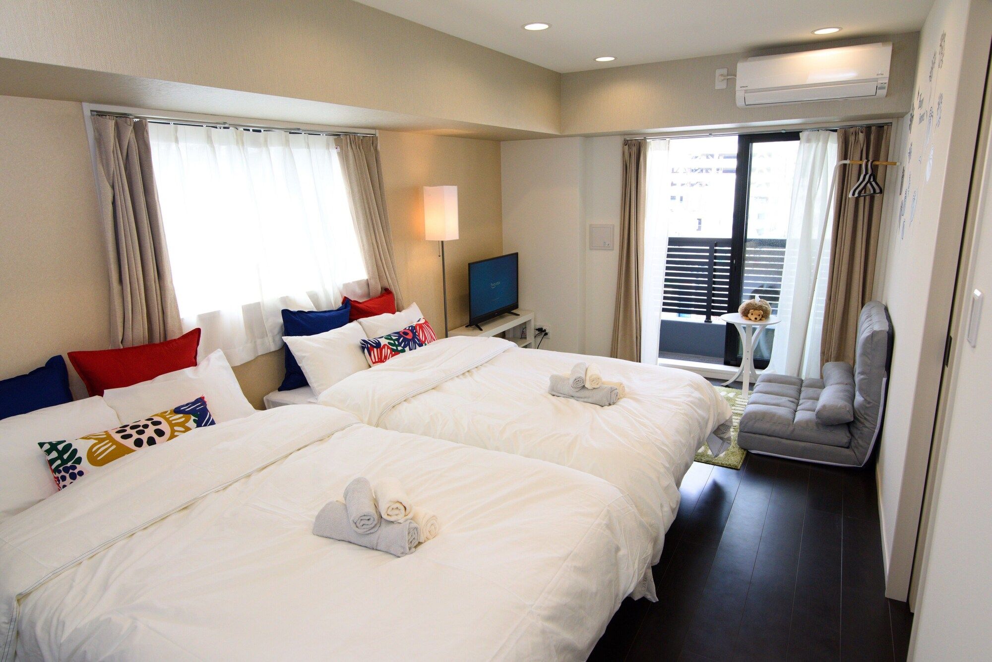 Bedroom view of Hotel Central Yokohama