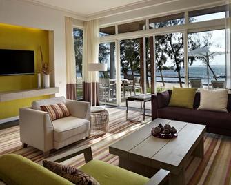 Long Beach Golf & Spa Resort - Belle Mare - Living room