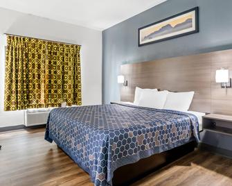 Econo Lodge - Jesup - Bedroom