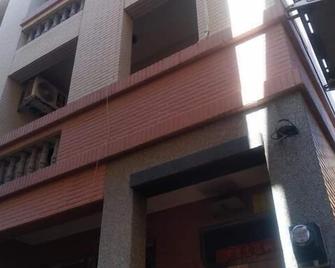 Autumn Water - Jinning Township - Building