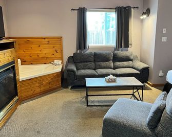 Saga Resort - Wasaga Beach - Wohnzimmer