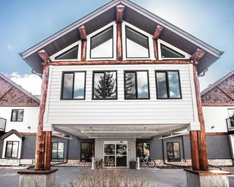 Basecamp Lodge Canmore - Canmore - Rakennus