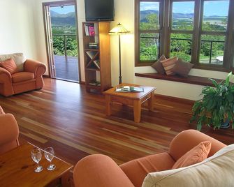 The Summit Bed & Breakfast - Atherton - Wohnzimmer