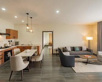 Agora Apartments - Lusaka - Pokój dzienny