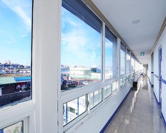James Blue Hostel - Sokcho - Balcony